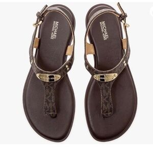 MICHAEL Michael Kors Women's MK Plate Thong Brown Mini Mk Sig PVC - Size 7M